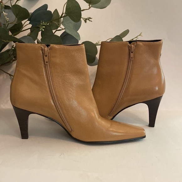 Etienne Aigner | Filly | buckskin | square toe | 3” heel | zip up | 7.5 | bootie - Picture 4 of 12